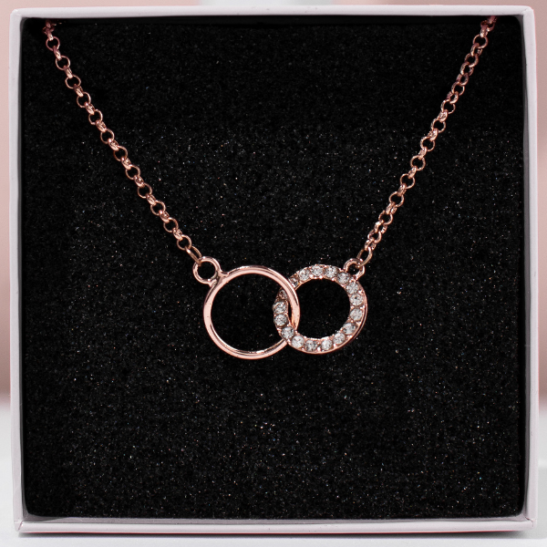 Minha Fraterna Amiga – Colar em ouro rosa com cristais de zircónias cúbicas NILAH_FOREVERNECKLACE