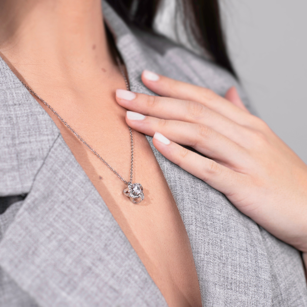 Para a Minha Querida Neta – Colar banhado a ouro branco 14k com cristais de zirconia cúbica ZOE